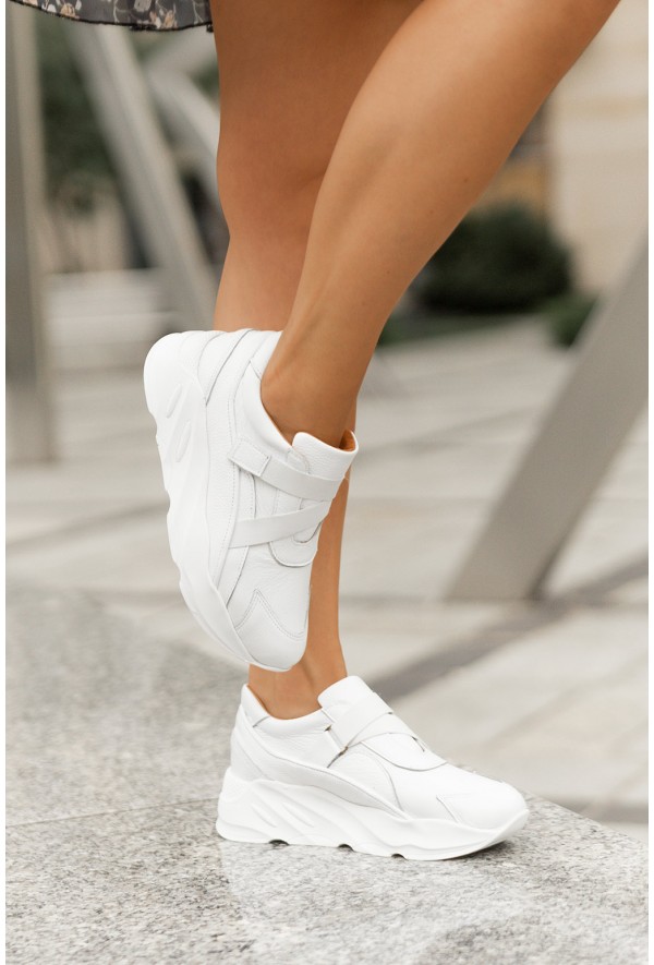 Białe sneakersy Unice