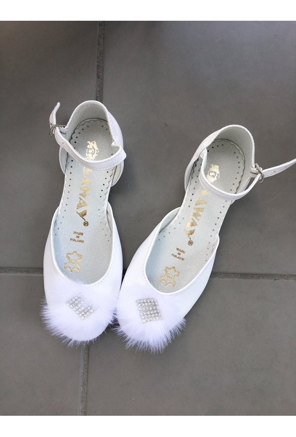 Eleganckie białe buty dla dziewczynki na komunię Remy
