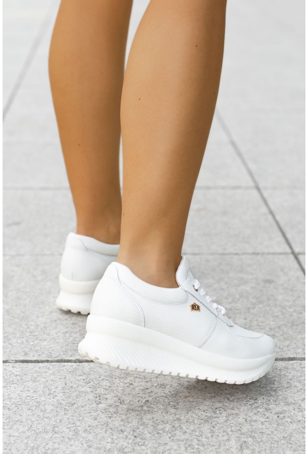 Białe sneakersy Adina