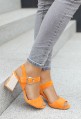 Zamszowe sandały na słupku Aniya pomarańcz