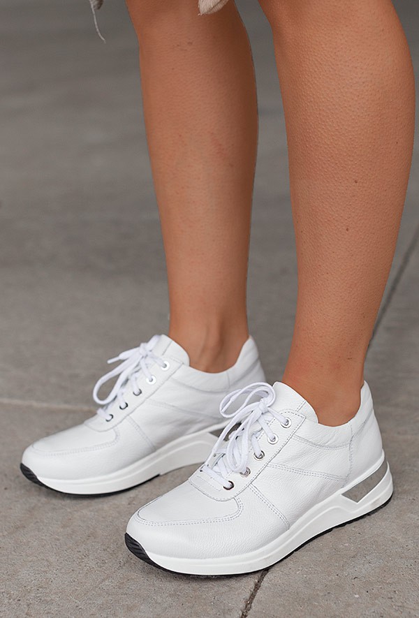 Białe sneakersy Tenor