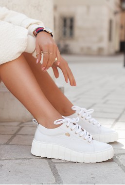 Białe sneakersy Neiger