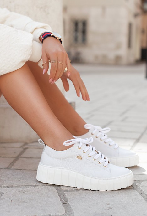 Białe sneakersy Neiger