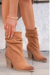 Zamszowe botki Ines camel