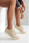 Beżowe zamszowe sneakersy Tinne