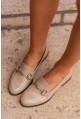 Lakierowane loafersy Grind beżowe