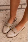 Lakierowane loafersy Grind beżowe